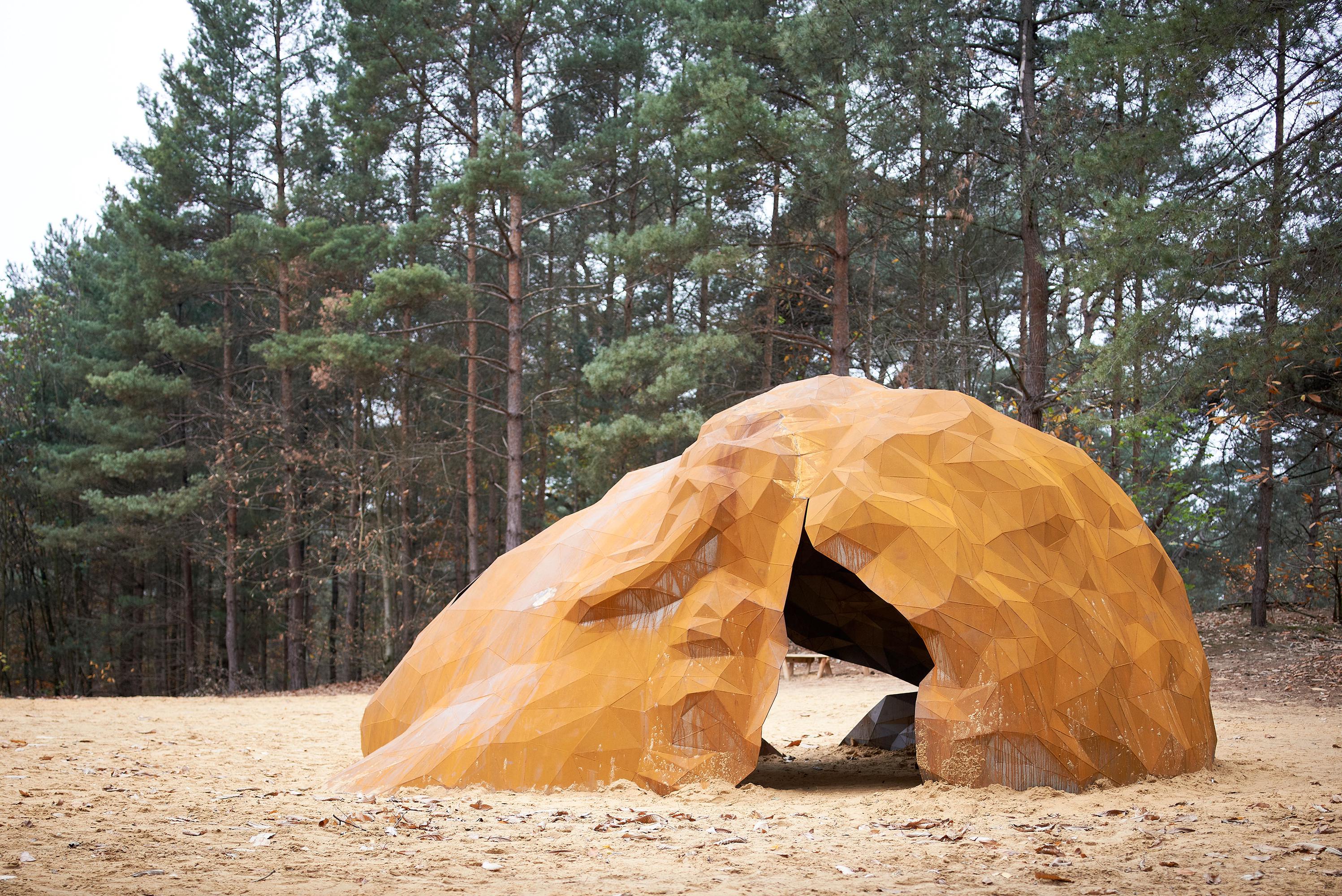 Gijs Van Vaerenbergh, Matthijs A · der Divisare · van Burgt Giant Sculpture