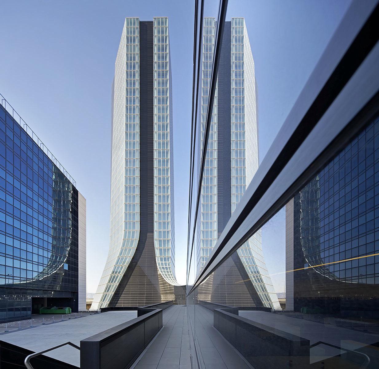 Zaha Hadid Architects, Hufton + Crow · CMA CGM Tower