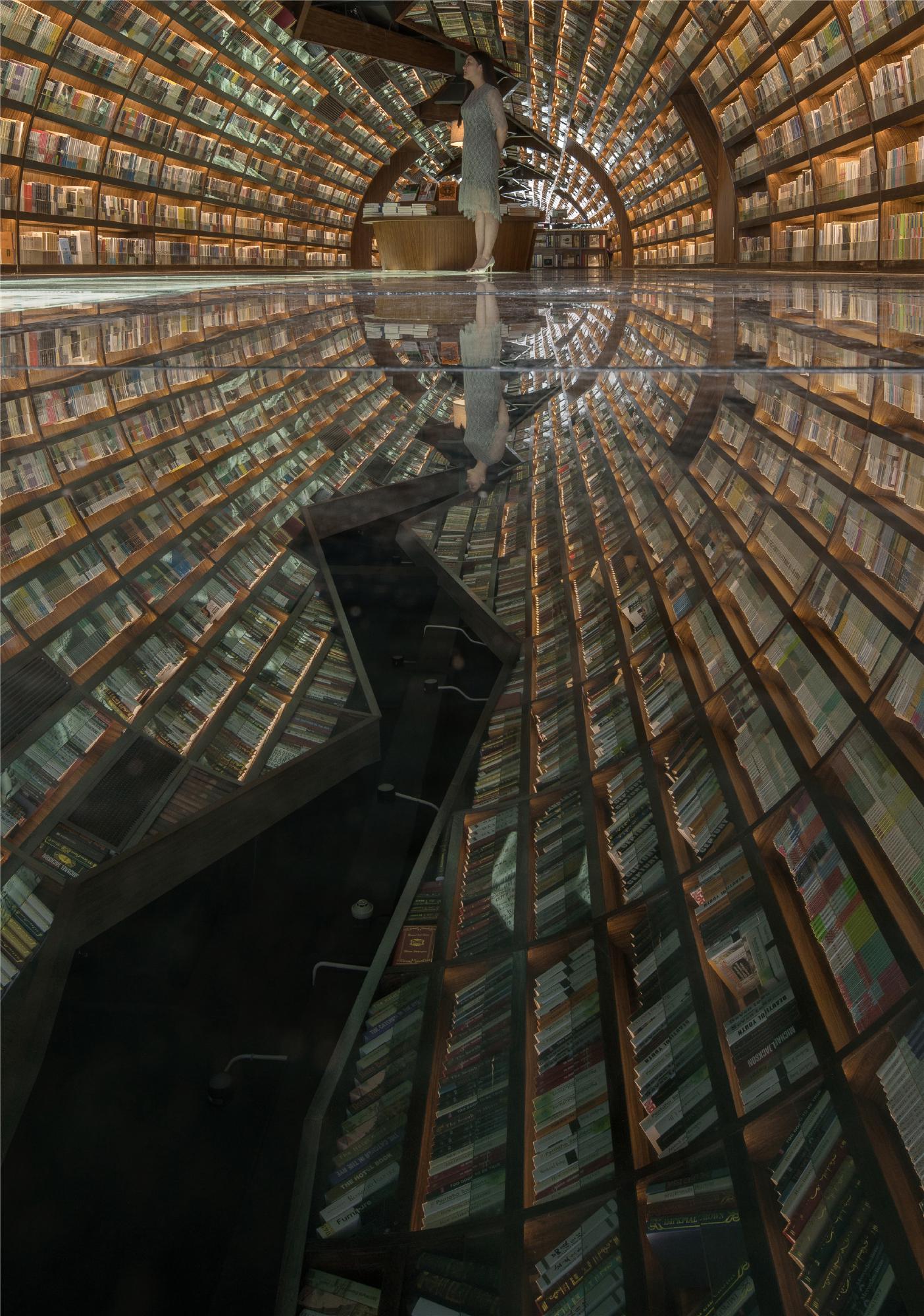 Большая библиотека номеров. Zhongshuge bookstore, Ханчжоу, Китай. Dujiangyan Zhongshuge. Книжный магазин Zhongshuge. Необычные библиотеки.